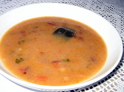 شوربة الفول الأبيض