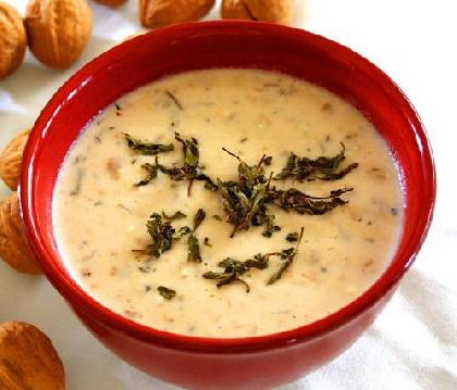شوربة الزبادي الساخنة